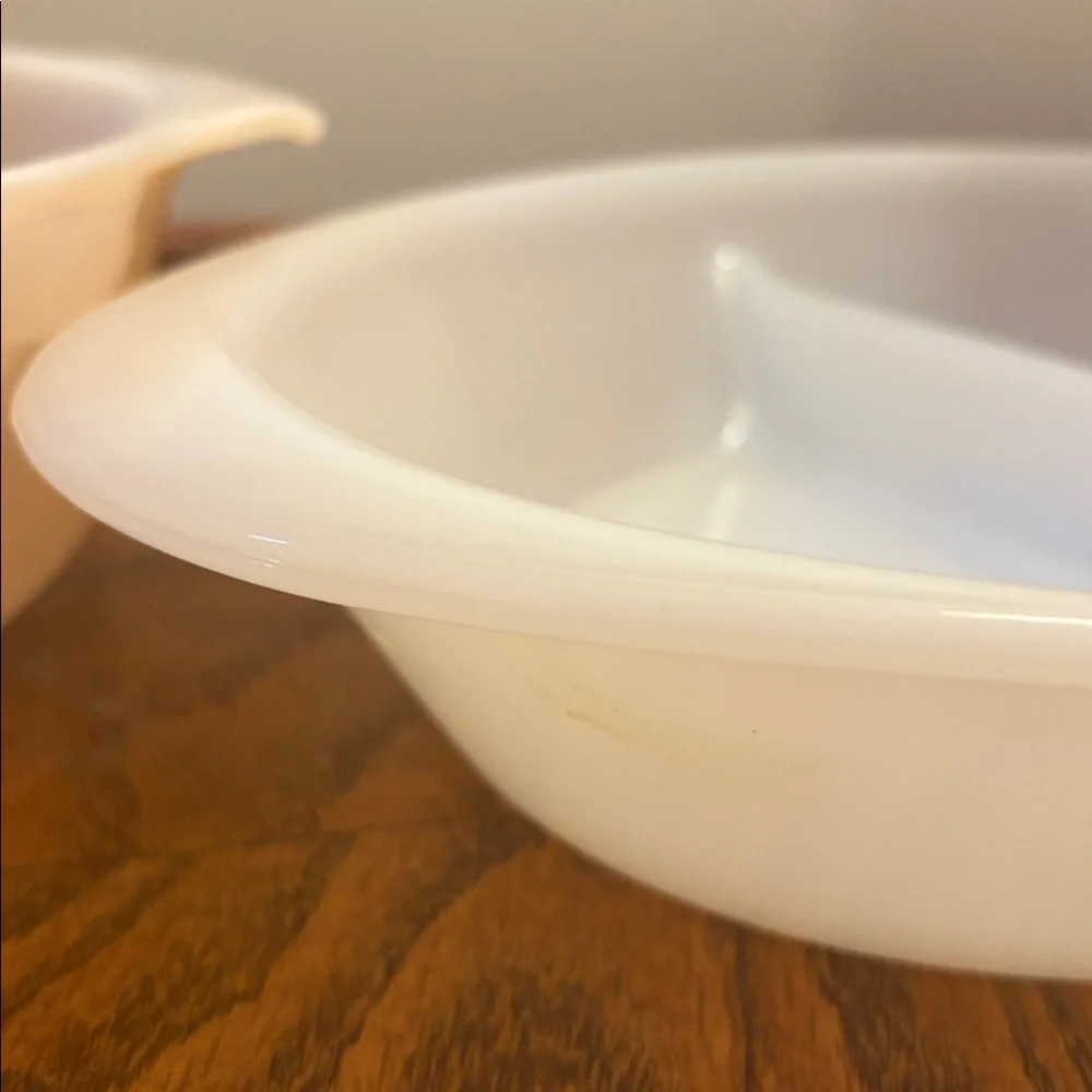 2 Pieces of Vintage Kitchenware Fireking Glasbake MCM Casserole & Mixing Bowl